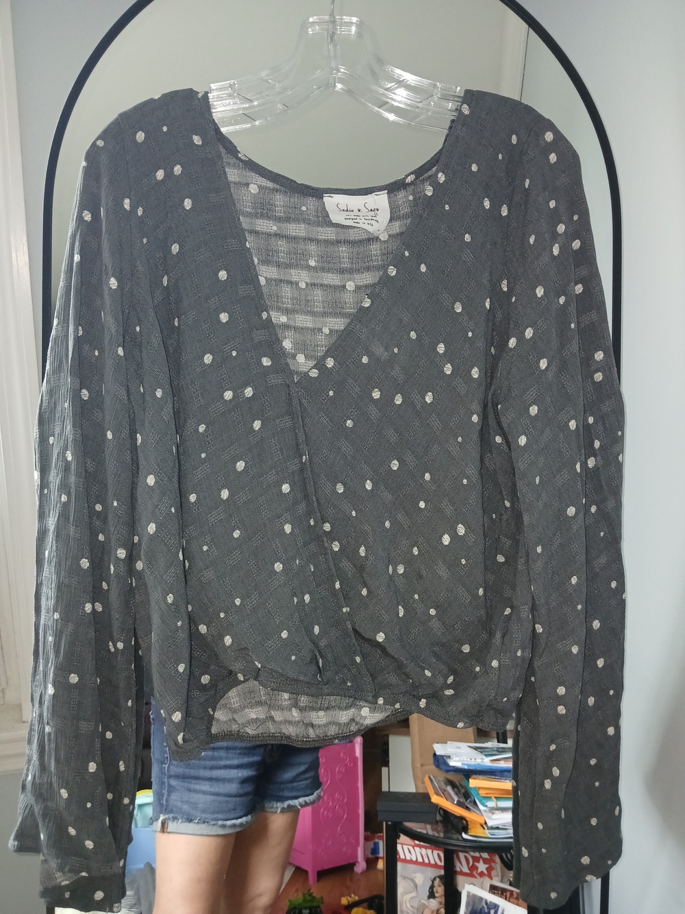 Sadie & Sage long-sleeve V-neck crop top  Polka Dot Bell Sleeve Size M